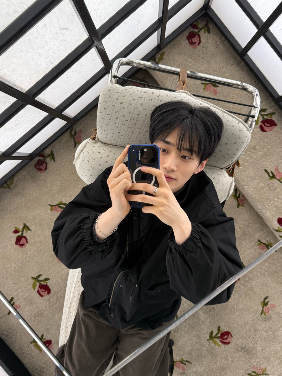 no context yongseung tweet media