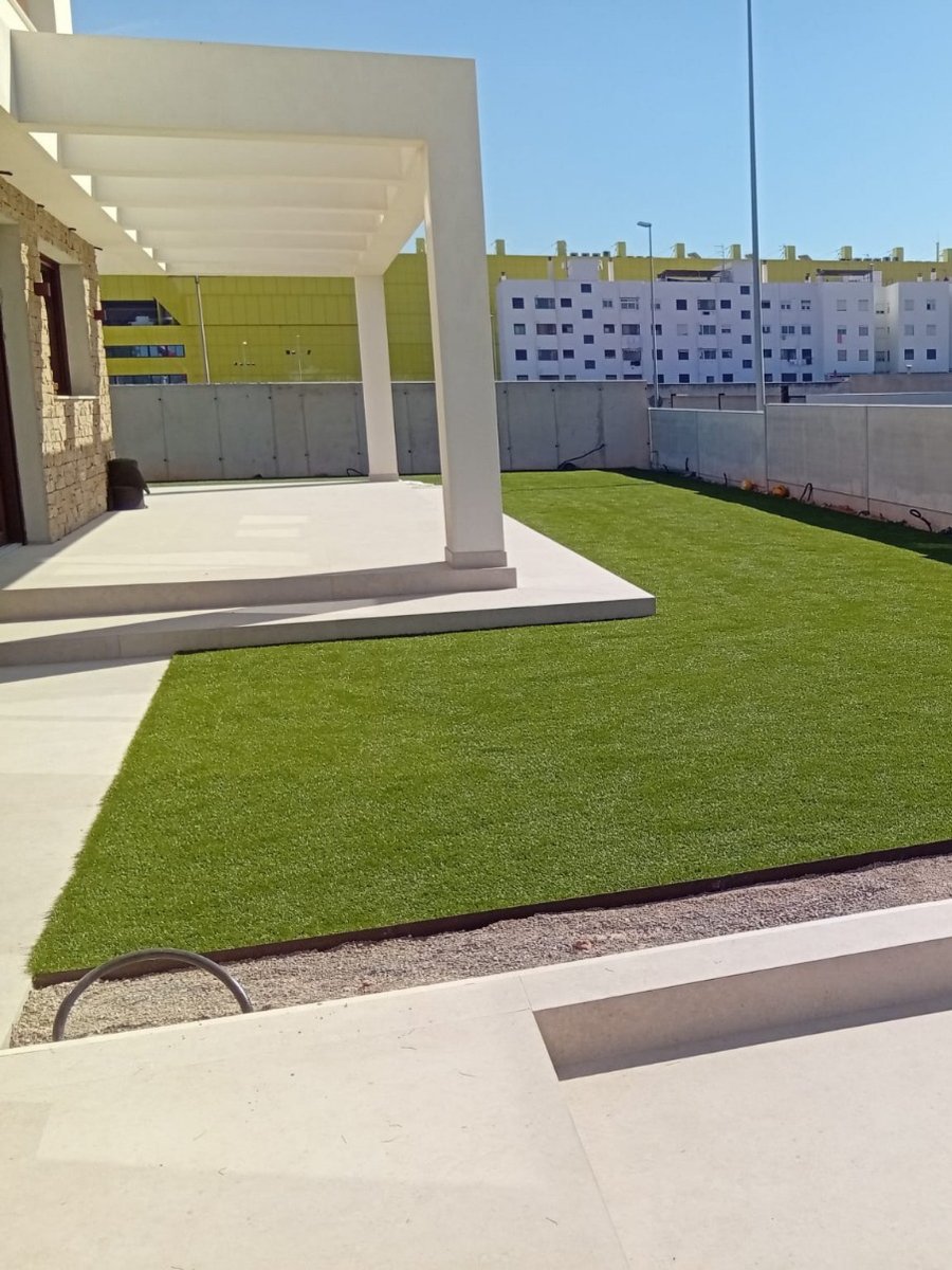 👉 Durabilidad Garantizada  🍀

 ▶️ Fabricado con materiales resistentes a los rayos UV, nuestro césped artificial conserva su color ante la exposición solar. 
 🌱 Apuesta por una solución duradera.  ✅

#eurocesped #cespedartificial