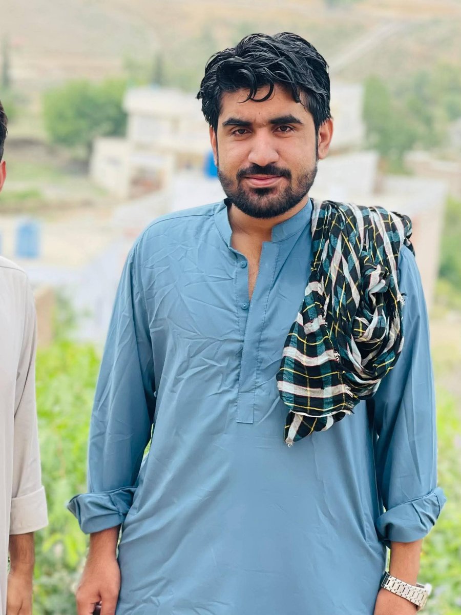 Eid of family living in torture since years and months is not an Eid it's an absolute torture.
Don't forget the beloved sons and daughters of nation on the event of Eid.

#ReleaseDawoodBaloch
#ReleaseHakimMajeedBaloch
#ReleaseUsmanBaloch