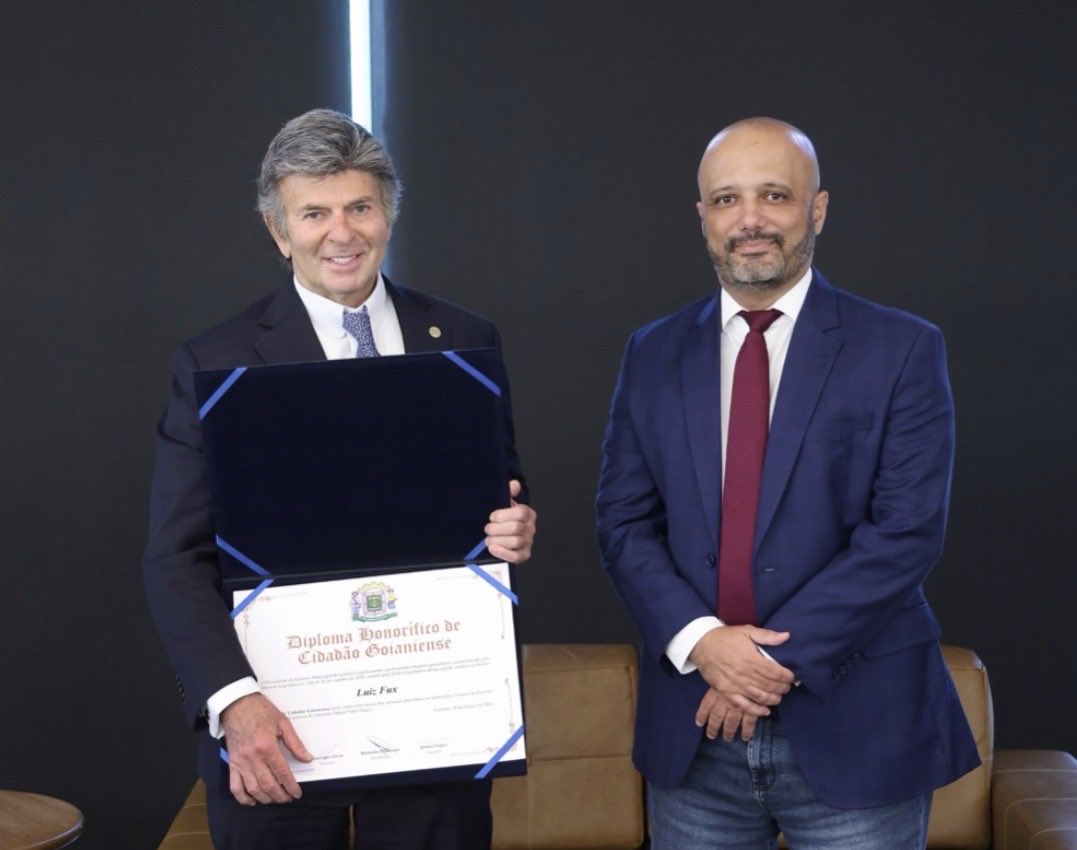 Vítor Hugo tweet media