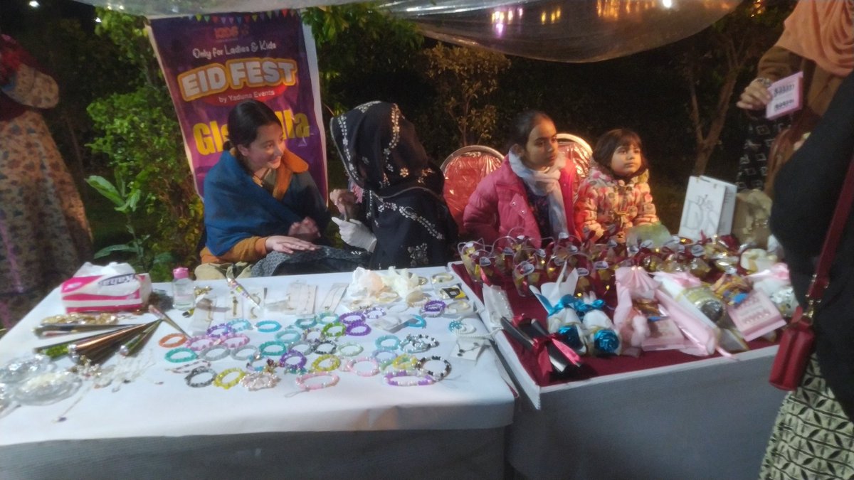 bilawalbj's tweet photo. Largest family shopping festival
Fashion Brand: Glowella by Ana  #EidFest #SwatValley #Swat #Yadoona #EidShopping #Peace #Eid 18-19-20th March https://t.co/GkuPWQjVXX