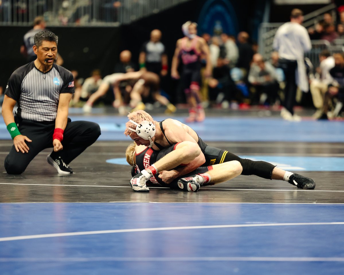 Iowa Hawkeye Wrestling tweet media