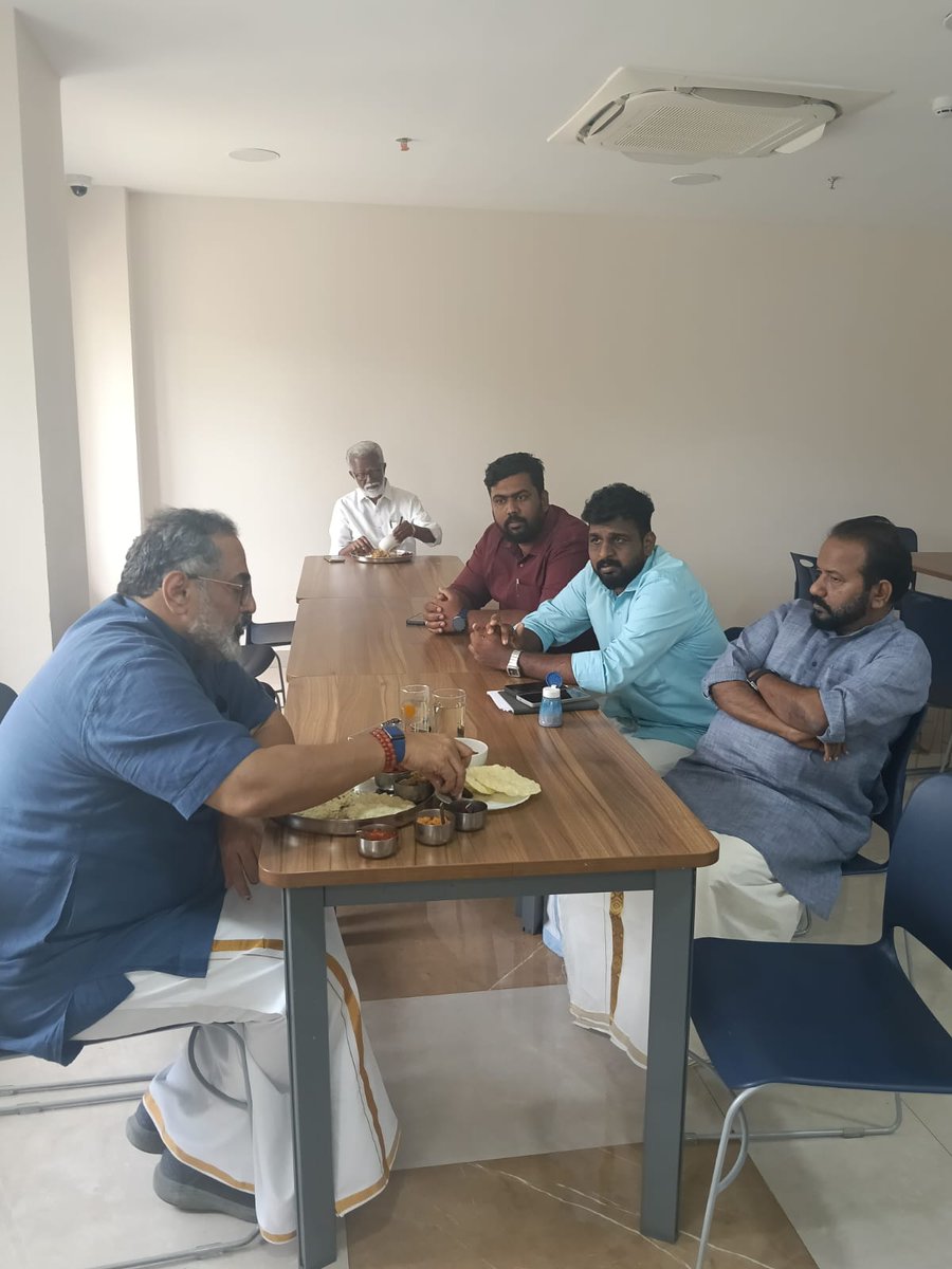 Armani Bloom🇮🇳 tweet media