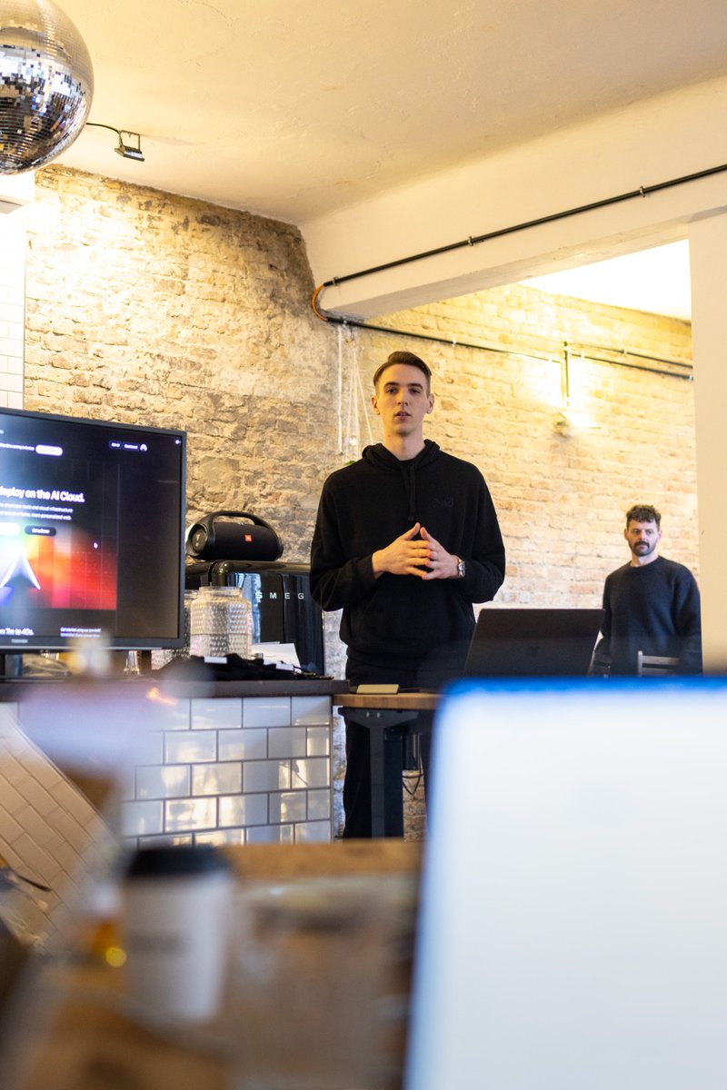 Richard Poelderl tweet media