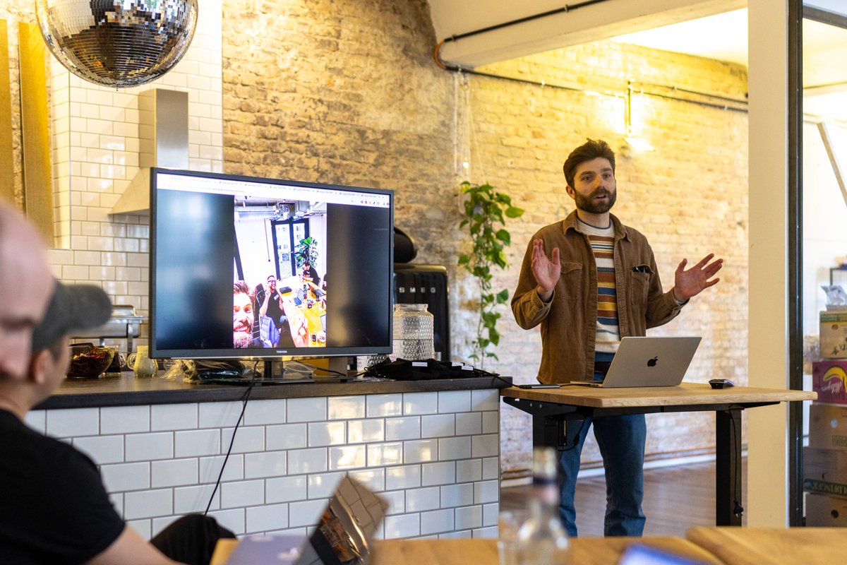 Richard Poelderl tweet media