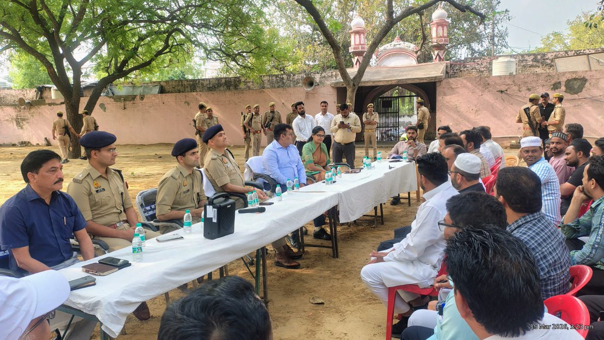 शाहजमाल स्थित ईदगाह इंतजामिया कमेटी के सदस्यों के साथ बैठक की। नगर निगम को पेयजल, पथ प्रकाश, साफ-सफाई समेत सभी व्यवस्थाओं को समय से पूरा करने के निर्देश दिए।