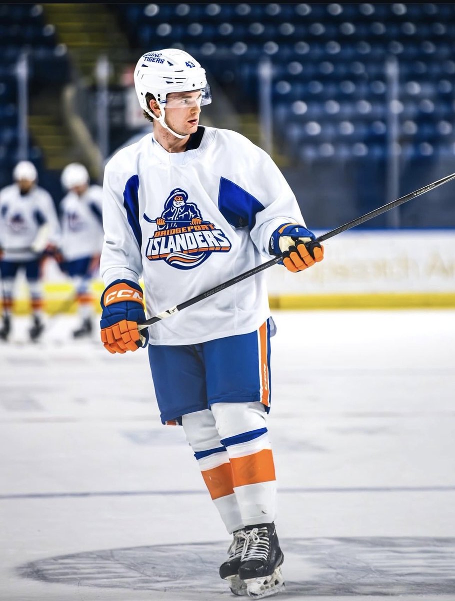 IslesCave tweet media