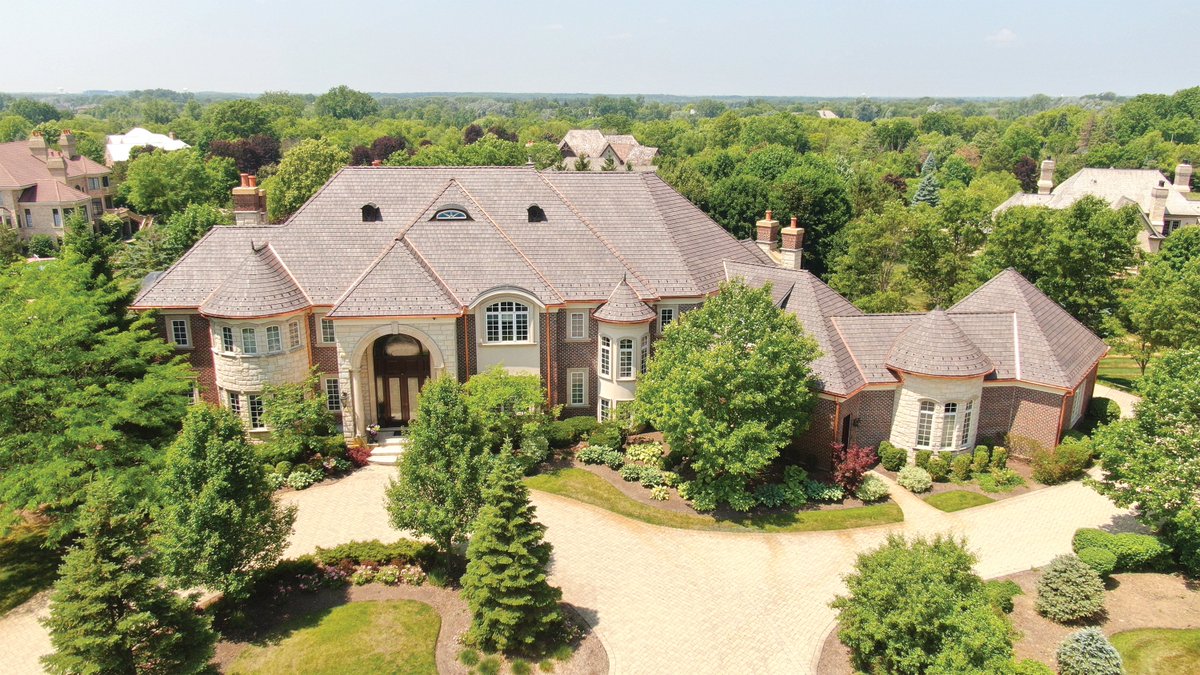 ShakeGuys's tweet photo. Take a look at this stunning DaVinci Select Shake Roofing System expertly installed by The Shake Guys Team! The finished result is nothing short of incredible. This transformation enhances both curb appeal and long-term protection. Outstanding work by our talented Crew! 🔨🏠🏆🙌 https://t.co/Jguj0ieZKB