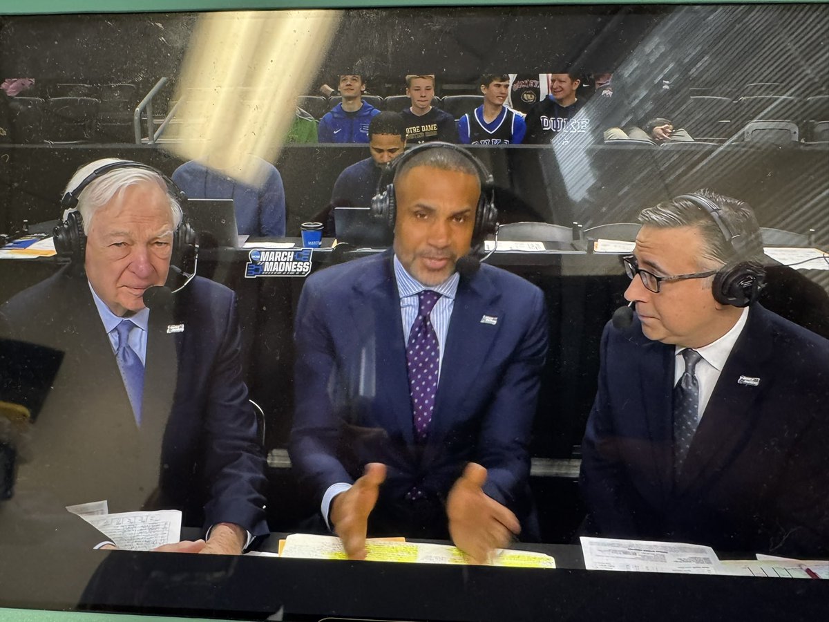 MetBasketballWriters tweet media