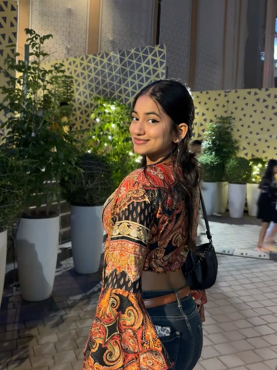 dude 🌚 tweet media