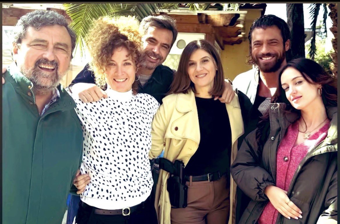 ♦️#ElLaberintoDeLasMariposas - Wrap Up

Marta Solaz, #CanYaman, Paco Tous , María De Nati, Irene Anula, Nacho López 
<a href="/SecuoyaStudios/">Secuoya Studios</a>