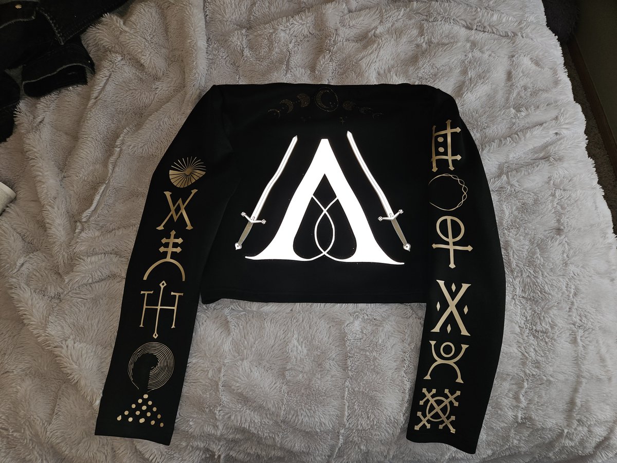 Holls ✨️ tweet media