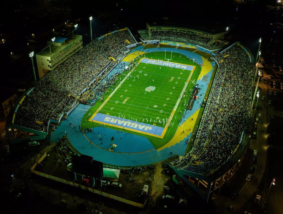 TroySimonson17's tweet photo. After talking to coach Faulk I’m beyond blessed and grateful to receive my first Division 1 offer from the Southern University Jaguars!! @SouthernUsports @marshallfaulk https://t.co/u7GGHtVTTi
