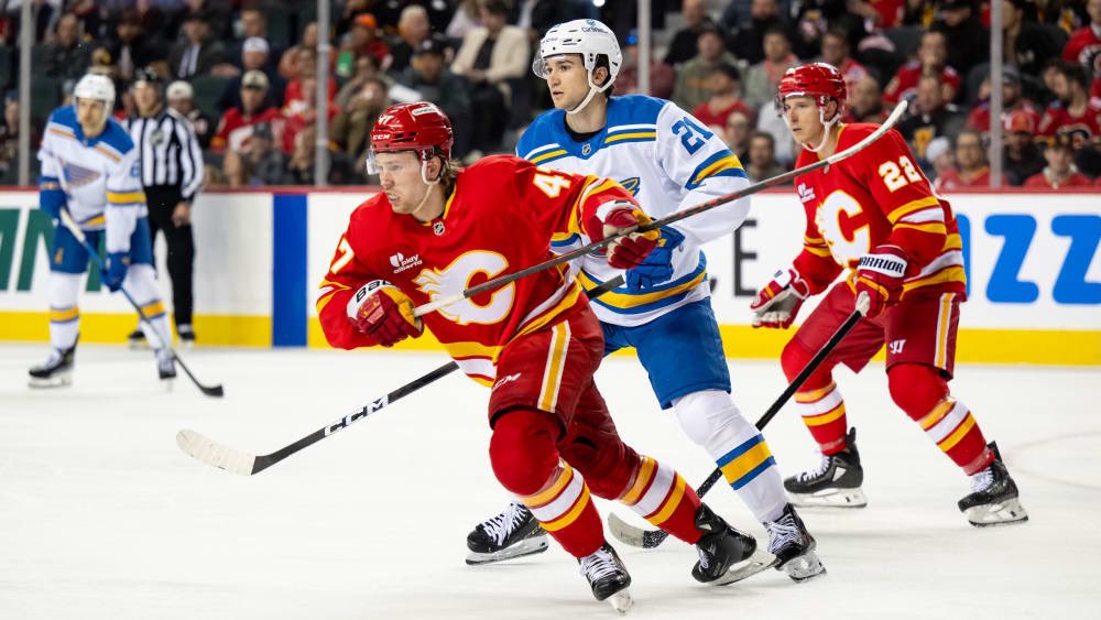 Blue Pucks 🏒🚨 tweet media