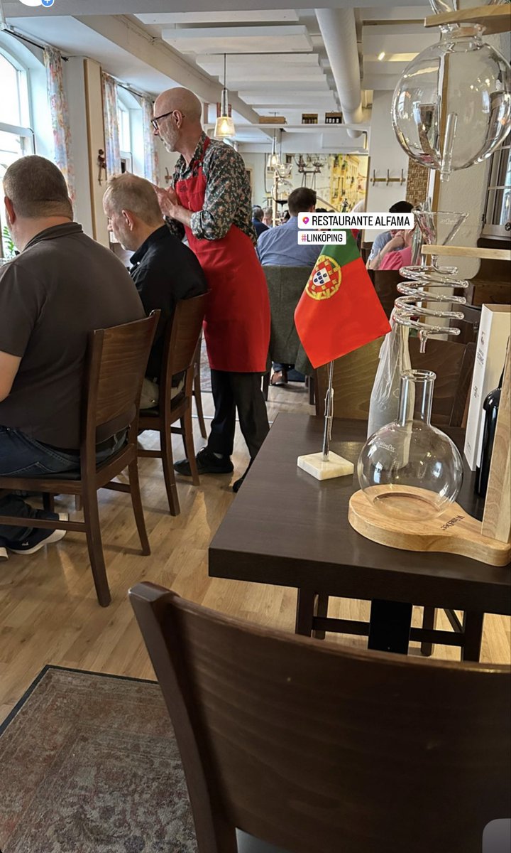AlfamaLkpg's tweet photo. Från och med nästan Måndag har vi extraöppet på måndagar fram till 27:e april.
Välkommen in till oss för en lugn start på veckan - med god mat, utsökta viner och en varm atmosfär👨🏽‍🍳🇵🇹

Boka bord via vår hemsida: https://t.co/e5A58Vx6YF
Går även bra att maila bokningen: info@restaurantealfama.com☺️👍🏼