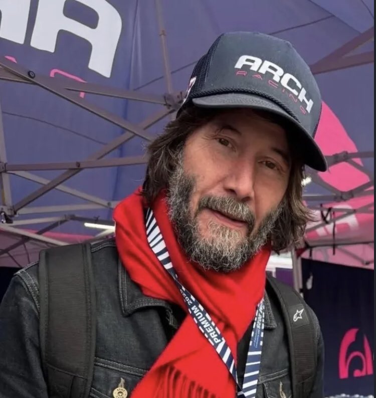 Everythingkeanu tweet media