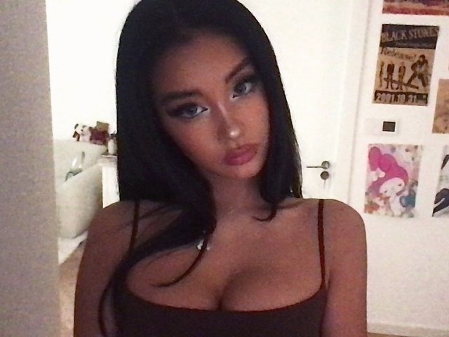 .ᐟℒ𝒆𝒂𝒉 .🌺˚ tweet media