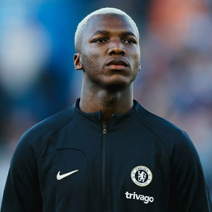 Hámzēe★ tweet media