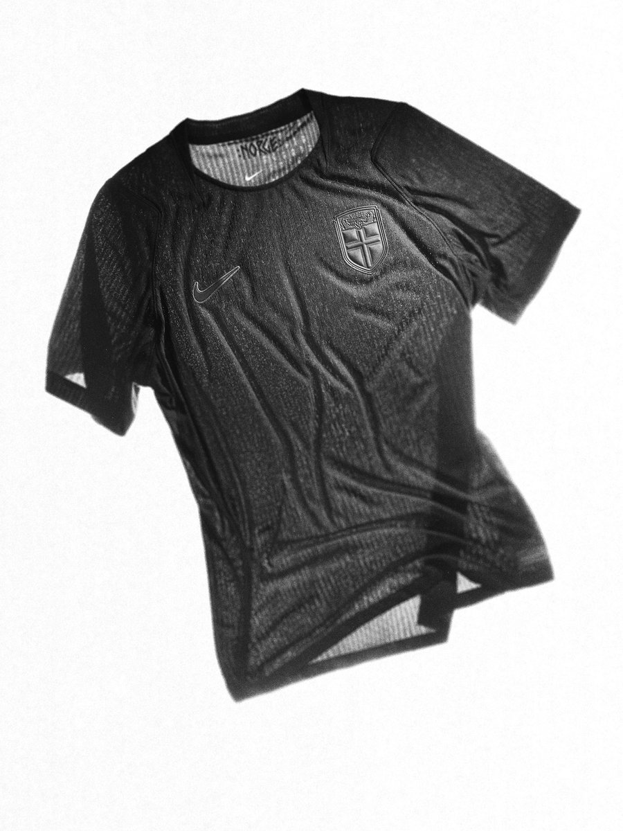 Classic Football Shirts tweet media