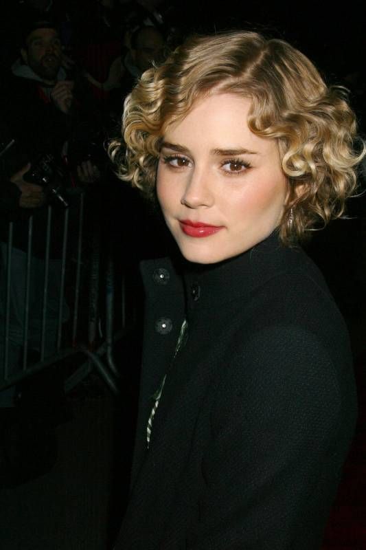 Alison Lohman tweet media