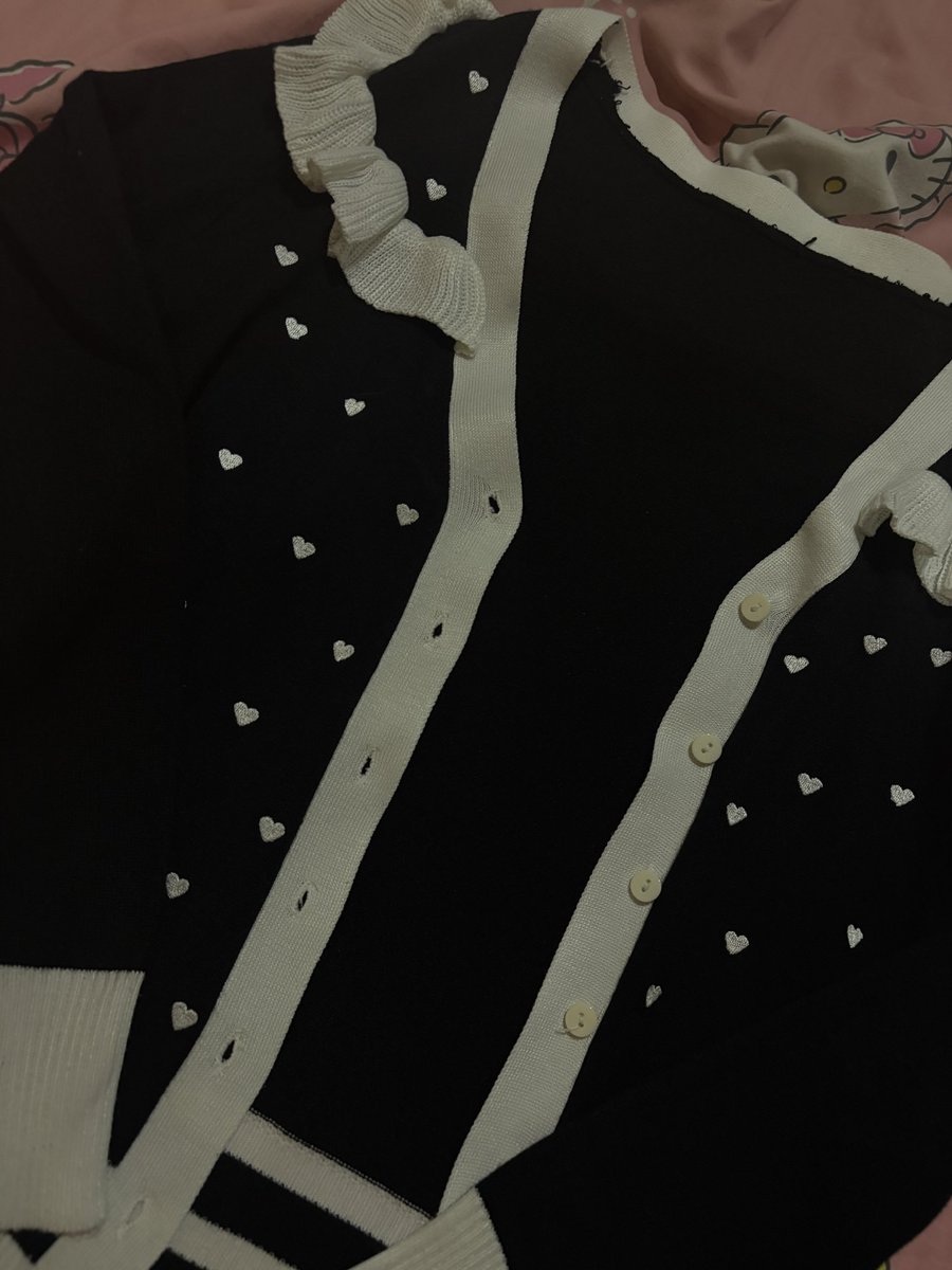 dntinging's tweet photo. ส่งต่อ เสื้อคลุมคาดิแกนสีดำ ไม่มีตำหนิ 100 free shopping 

#โล้ะตู้ #ส่งต่อเสื้อผ้า #ส่งต่อเสื้อผ้ามือสอง #ส่งต่อเสื้อผ้ามือ2 #โล๊ะตู้เสื้อผ้า #โล๊ะตู้ #ส่งต่อกระเป๋า #ส่งต่อstylist #ส่งต่อcintage #stylistshop #โล้ะตู้เสื้อผ้า #เสื้อผ้ามือ2 #cintage #ส่งต่อduex https://t.co/EjPLEwaikN