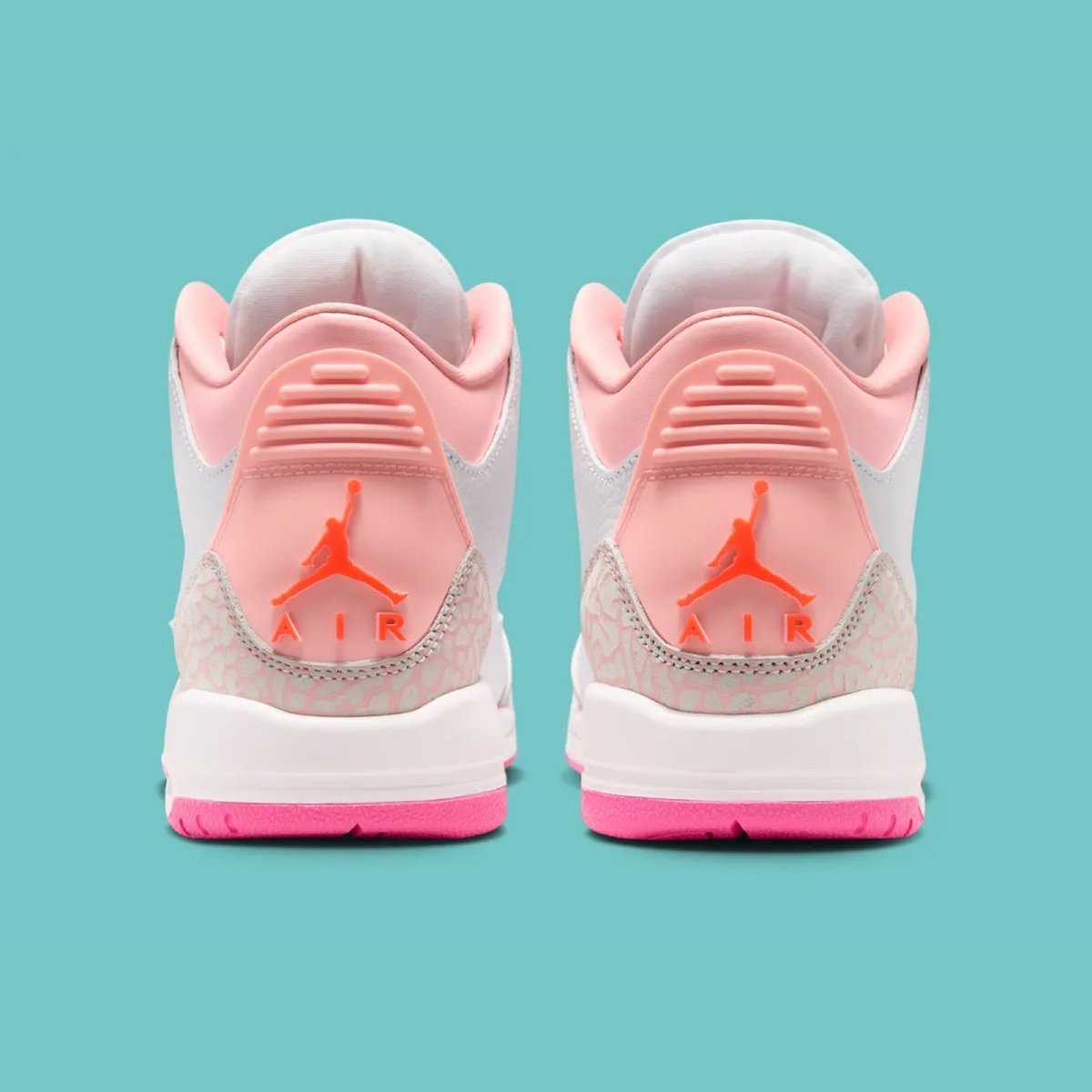 Sneaker Bar Detroit tweet media