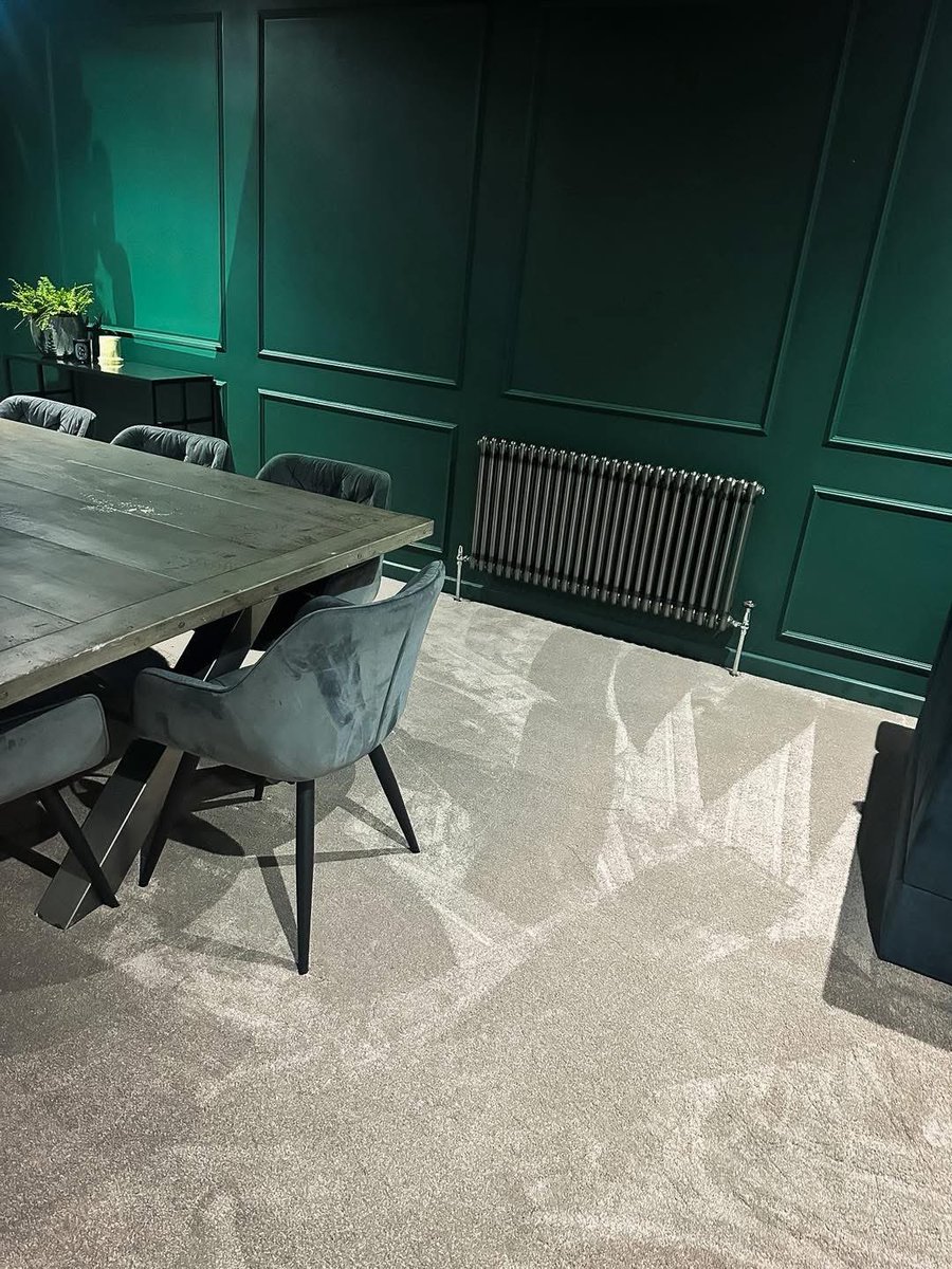 LCarpets's tweet photo. A recent fitting we completed, with the luxurious Seduction Cashmere from Abingdon Flooring being fitted 🏡 https://t.co/wH59bpIQrn