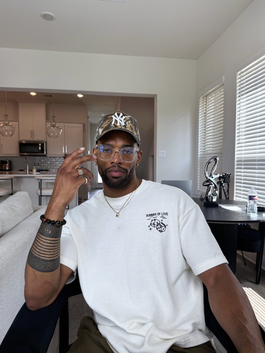 huey freeman tweet media