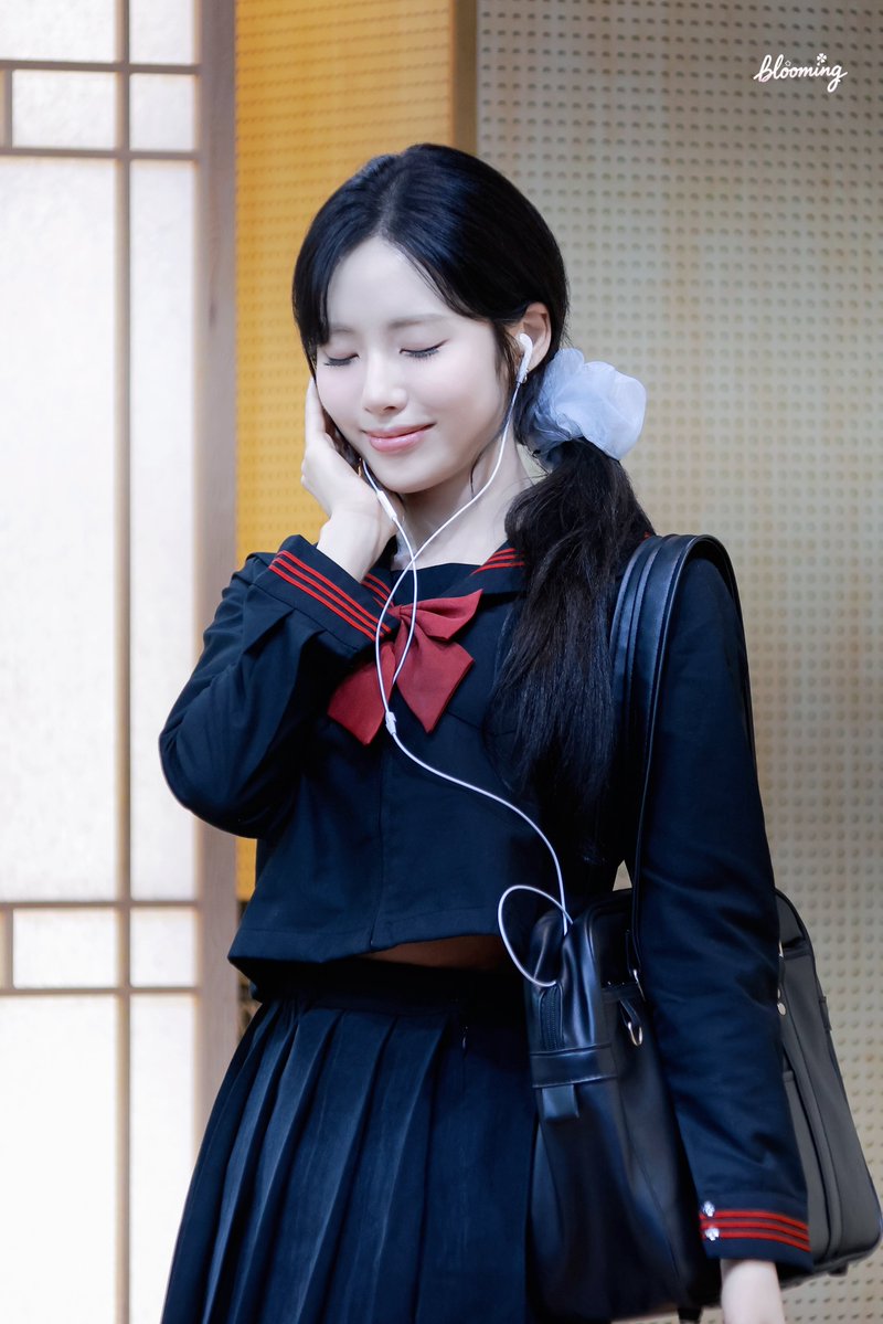 Blooming_F9 tweet media