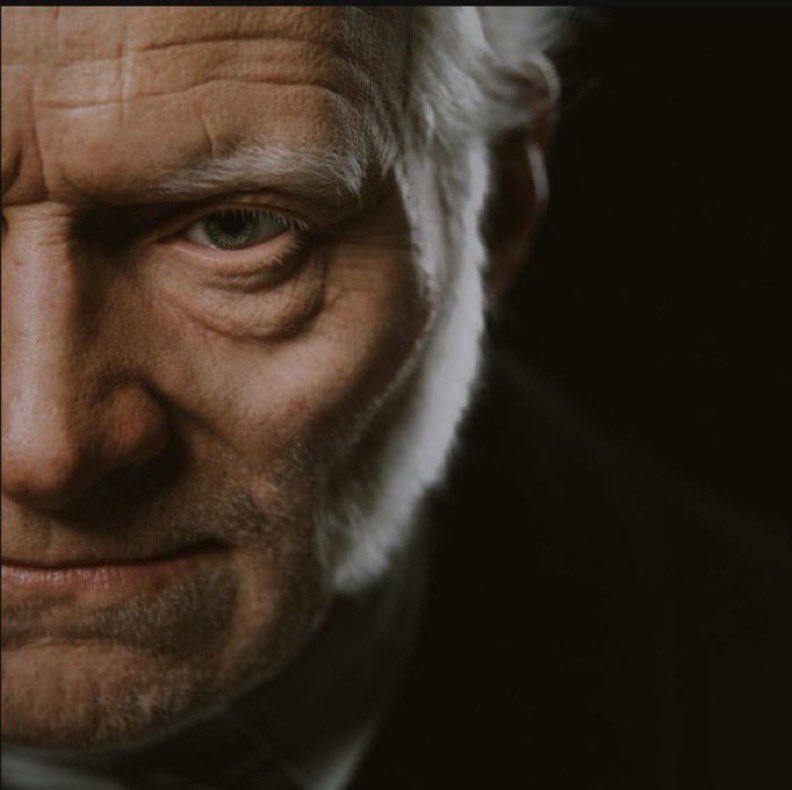 "Yüksek zekâ seviyesi insanı asosyal yapar."

—Schopenhauer