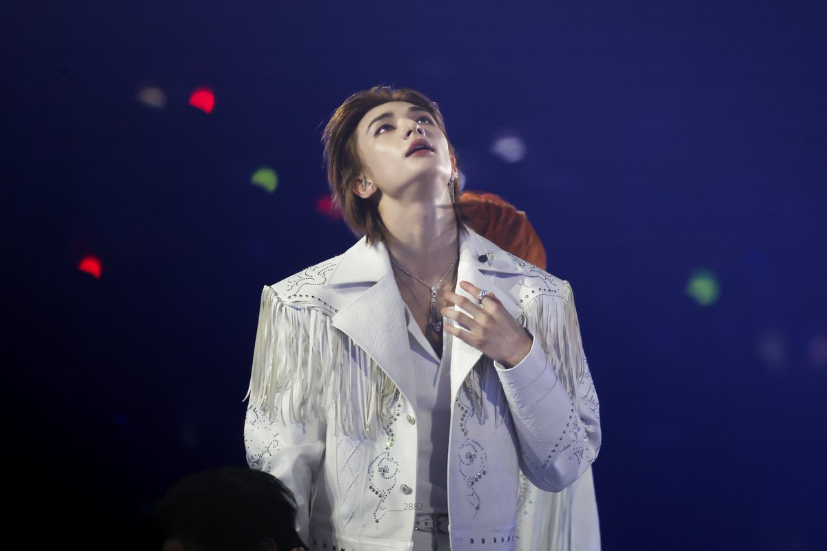 ___2882___ tweet media