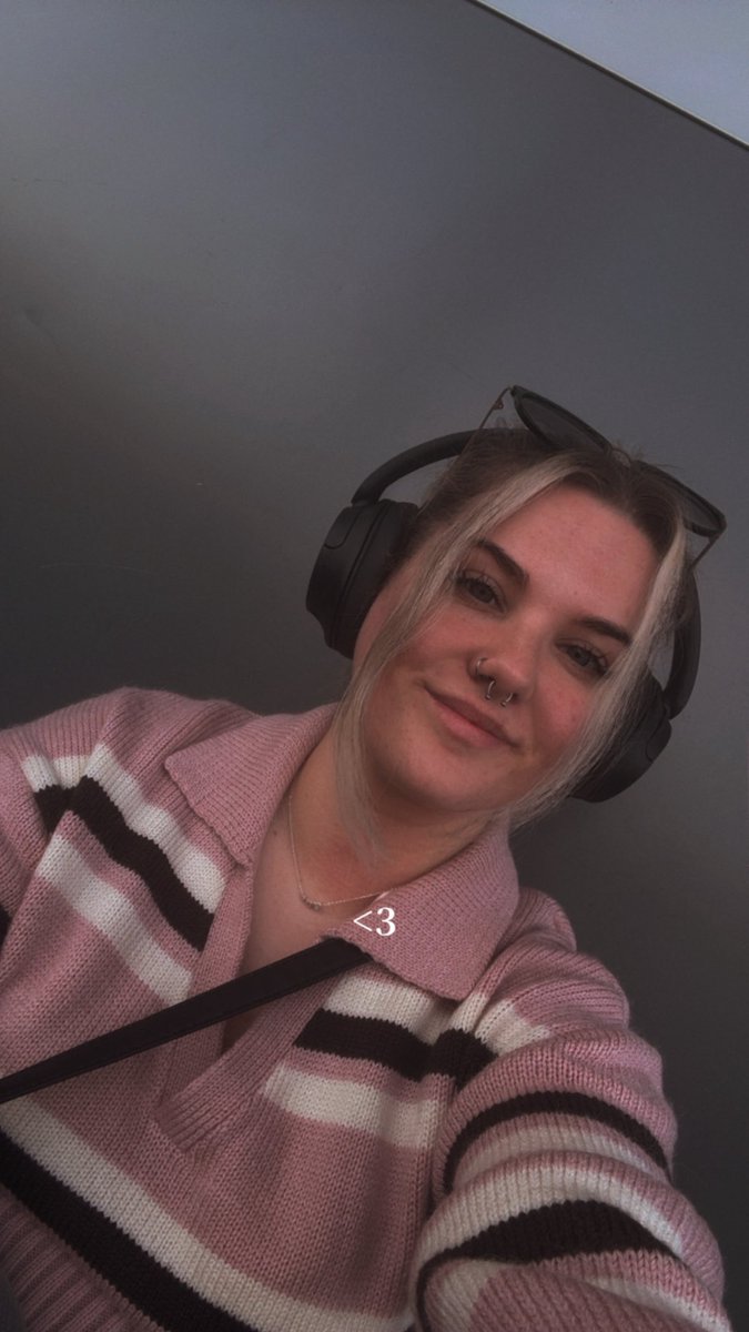 MissFoddy tweet media