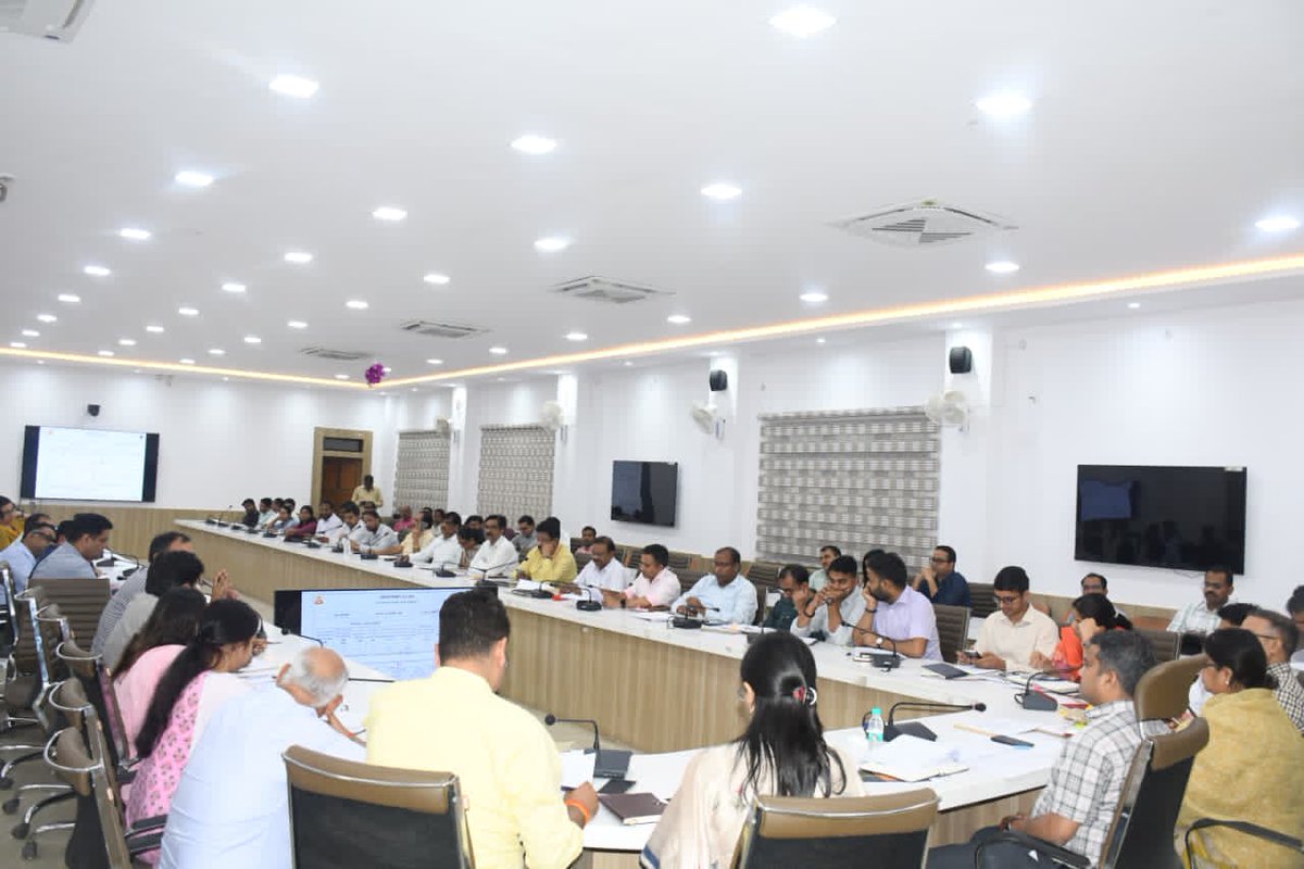 DM Prayagraj tweet media