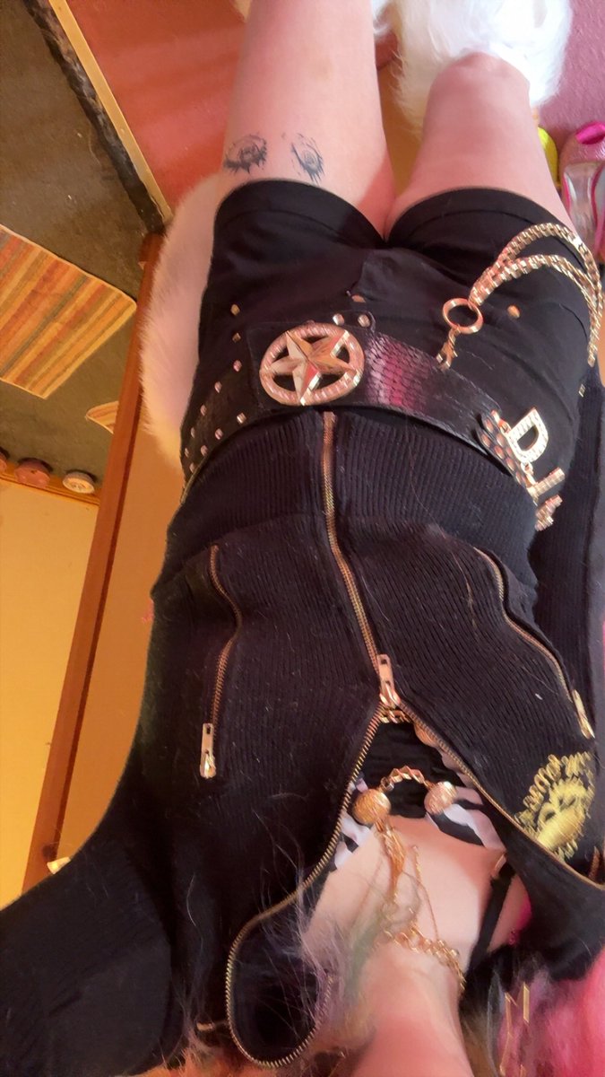 john gyaru🍌 tweet media