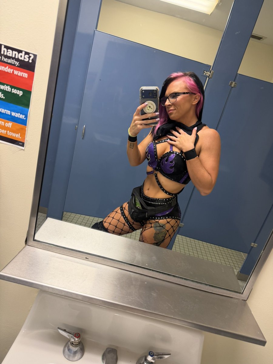 Dream Girl Ellie tweet media