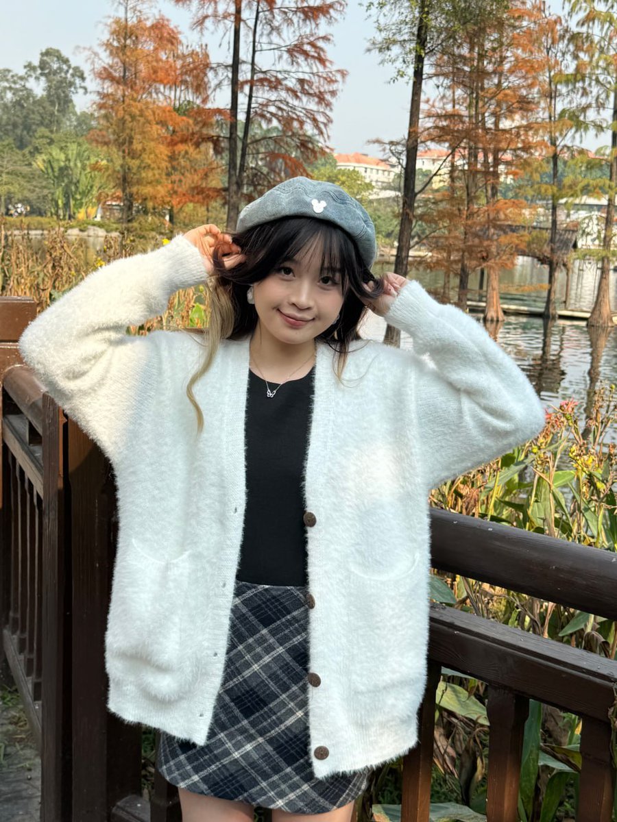 蜕下衣裙 tweet media