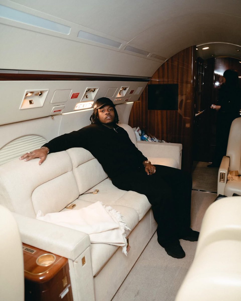 300 Entertainment tweet media