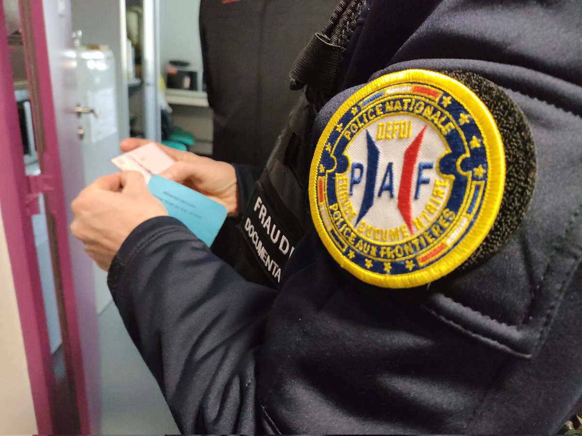 PoliceNat95's tweet image. Belle #coopération  #SDPAF95 - @Urssaf contre le travail illégal dans le BTP.
👉 16 entreprises contrôlées sur un chantier à la Frette sur Seine -&amp;gt; 1/3 des employés en position de travail = étrangers en situation irrégulière
👉 Interpellations + procédures contre les employeurs.