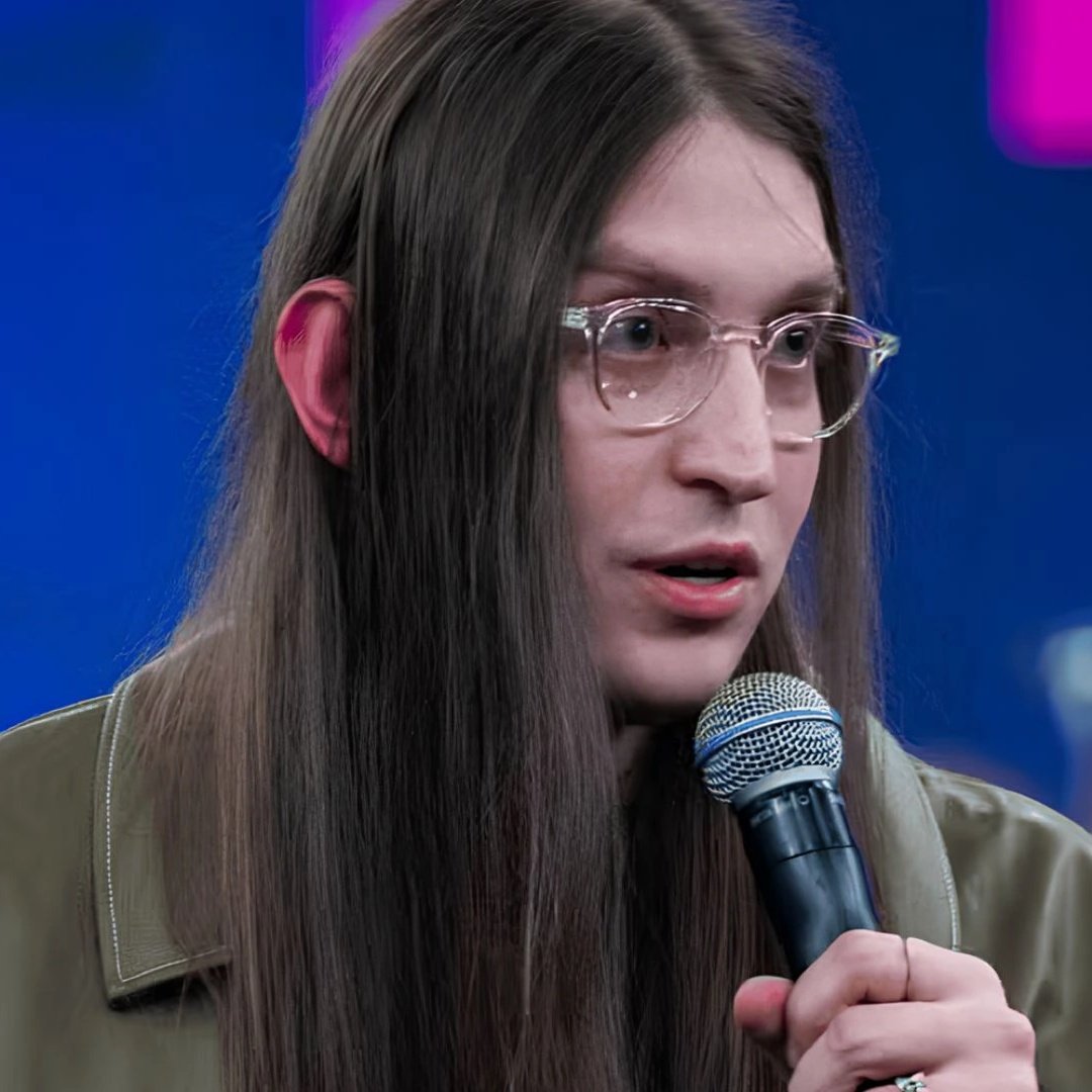 Não é o Léo Lins tweet media