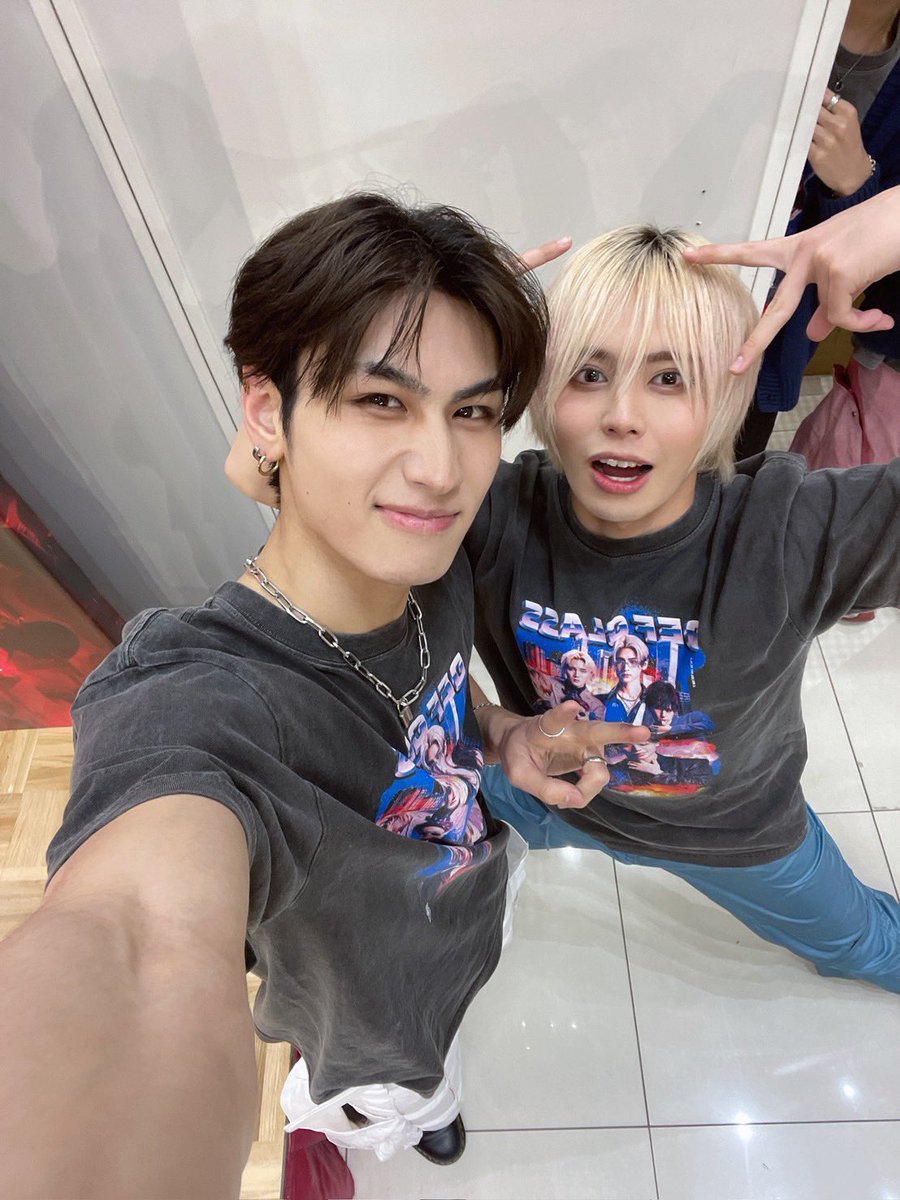 FAL(Def Class) tweet media