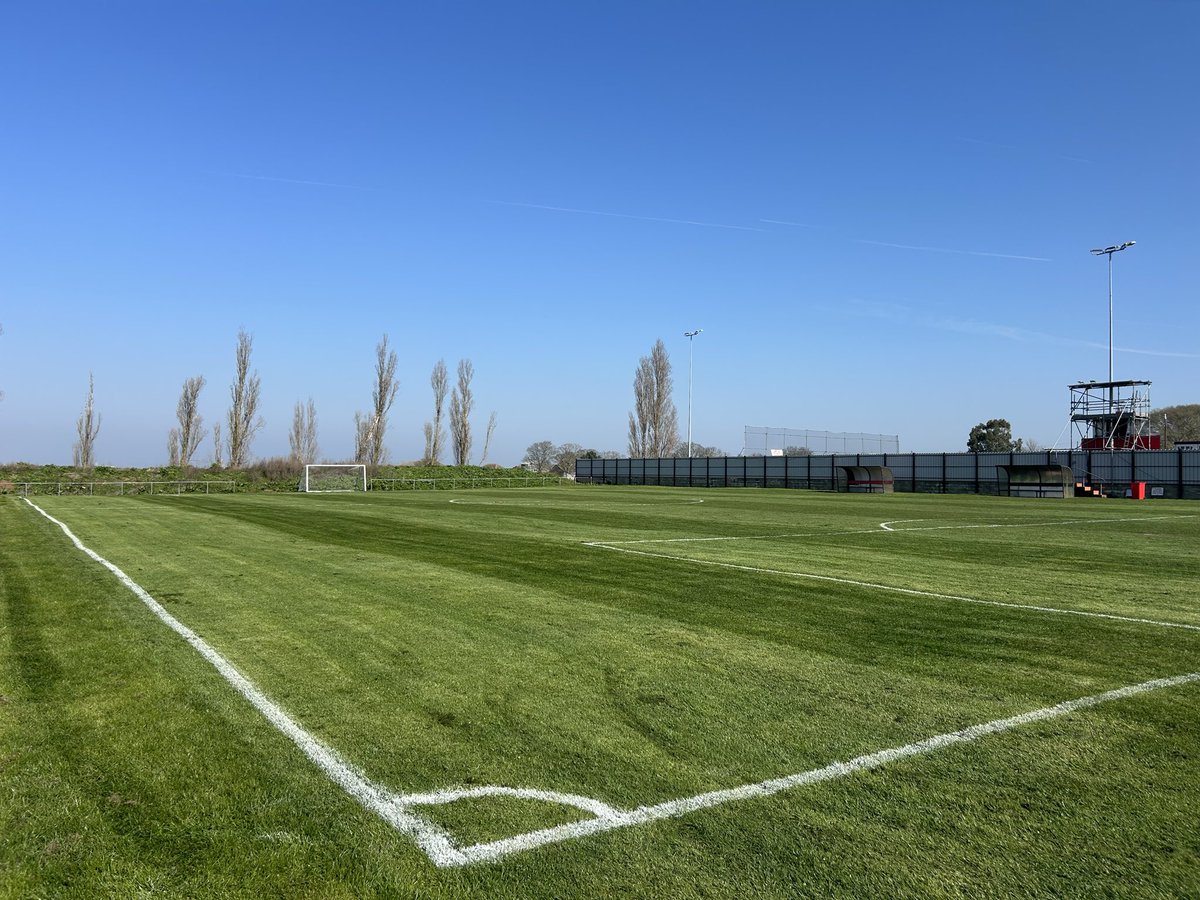 ScottsPitchCare's tweet photo. @FcSheppey ⚽️🔴⚪️ https://t.co/ytvdkfWFS7