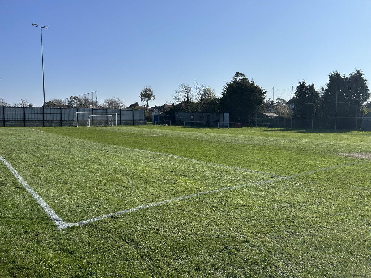 ScottsPitchCare's tweet photo. @FcSheppey ⚽️🔴⚪️ https://t.co/ytvdkfWFS7