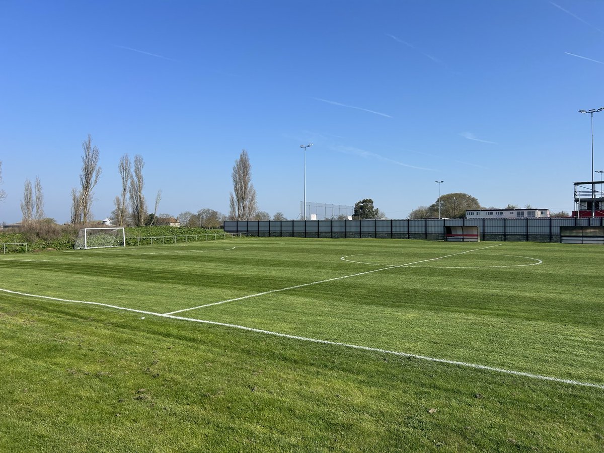 ScottsPitchCare's tweet photo. @FcSheppey ⚽️🔴⚪️ https://t.co/ytvdkfWFS7