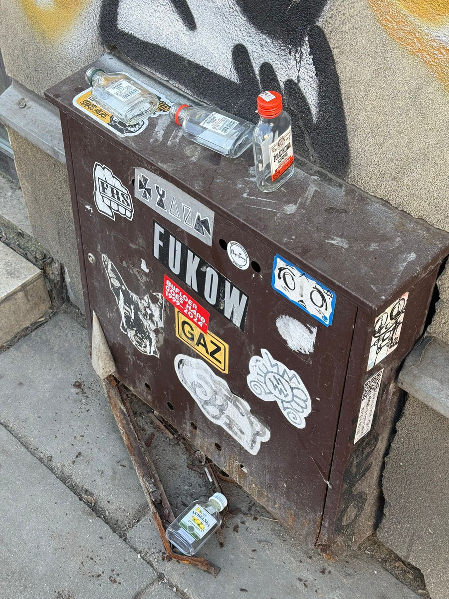 MałpiszOFF tweet media