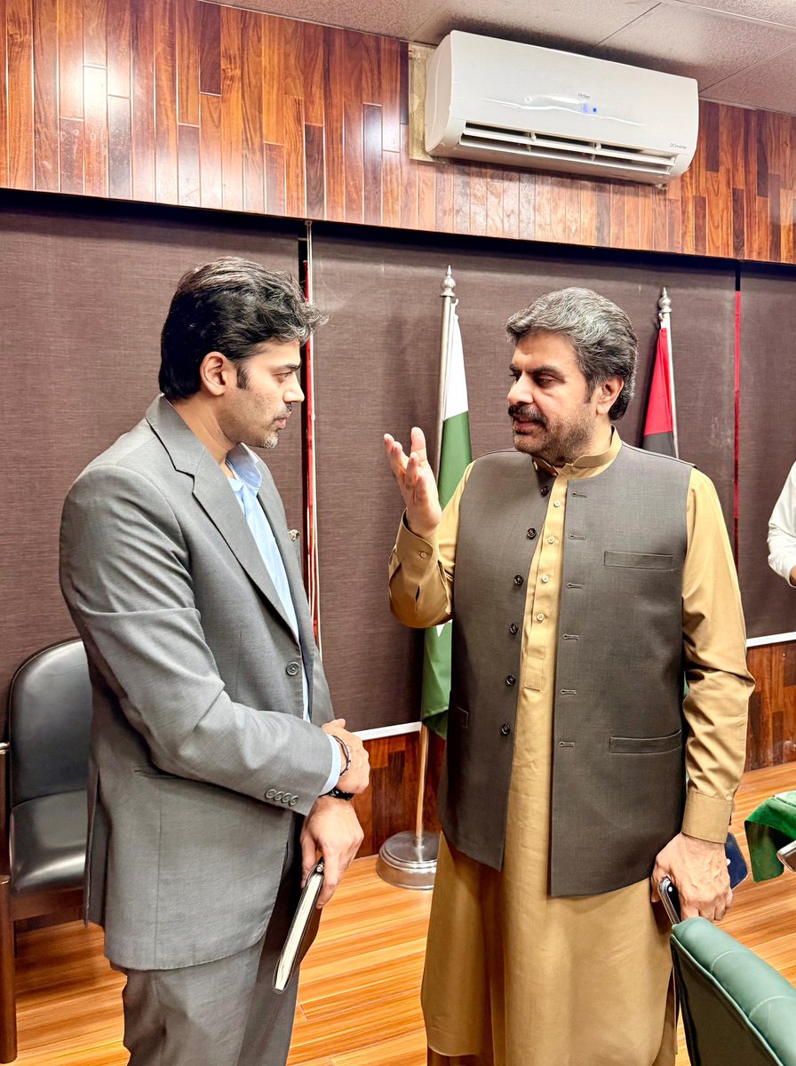 Met Syed Nasir Hussain Shah Hon’ Minister for Local Government Sindh, briefed him on rain emergency response operations and ongoing activities. He issued strict directives to ensure public safety and the effective management of all related measures.<a href="/SyedNasirHShah/">Syed Nasir Hussain Shah</a> <a href="/SindhGovtPk/">Sindh Government</a>