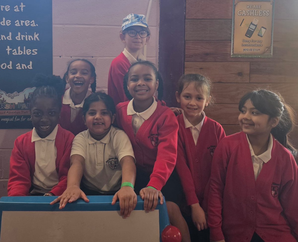 Lee Chapel Primary School tweet media