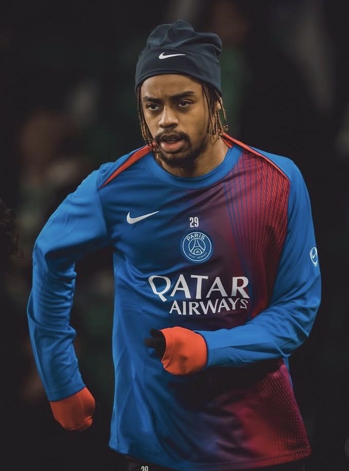 Finze愛🎴 tweet media