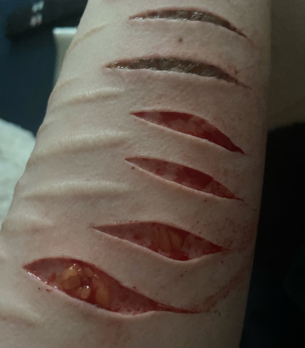 ᴍᴏᴏɴ • tweet media