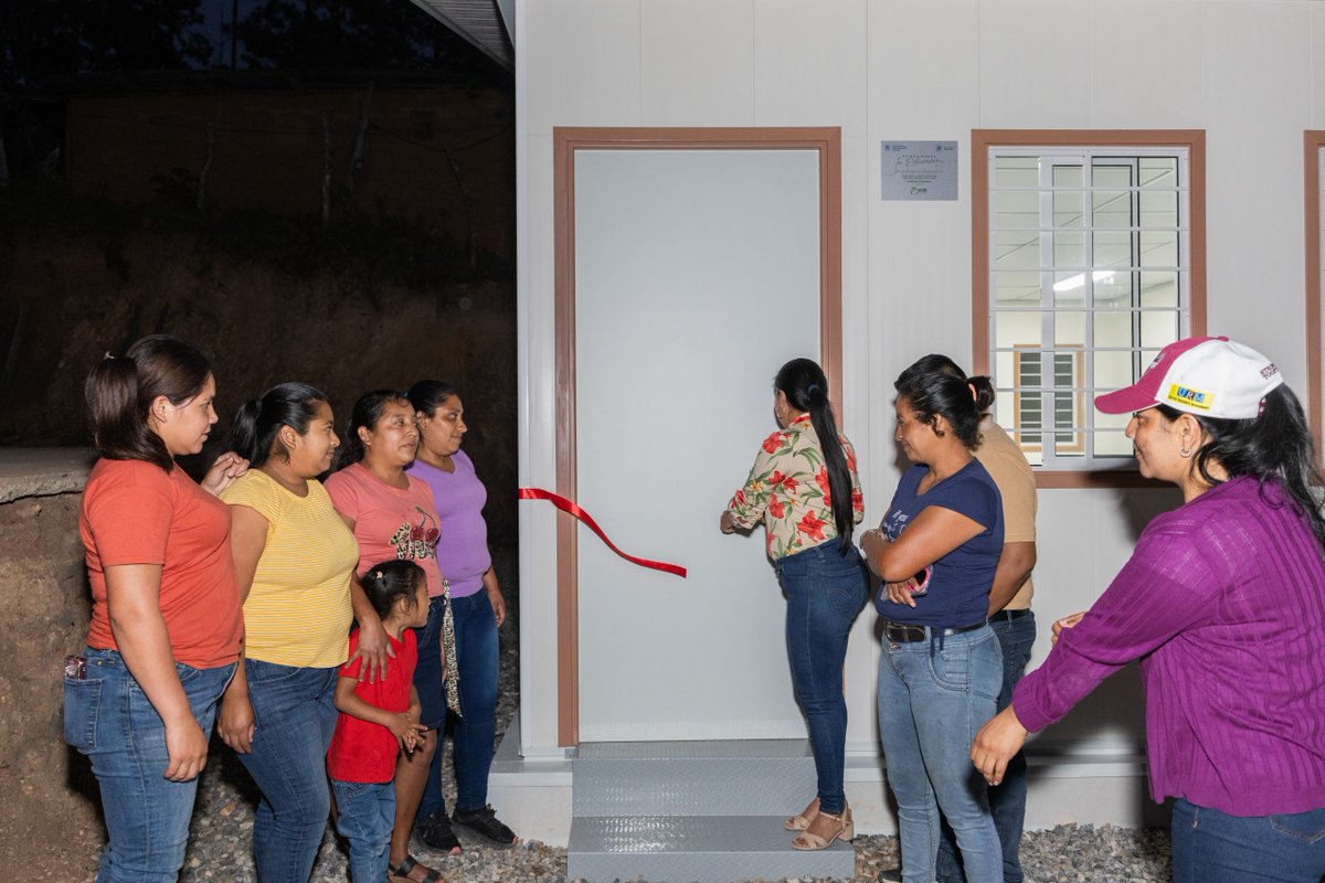 🏫 La UCEE realizó la colocación de un módulo educativo en caserío Nueva Esperanza, Camotán, Chiquimula.
👩‍🏫👨‍🎓Espacios ventilados y adecuados que mejoran las condiciones de aprendizaje.
#UCEE #CIV #Educación #AlPuebloDignoSeLeResponde