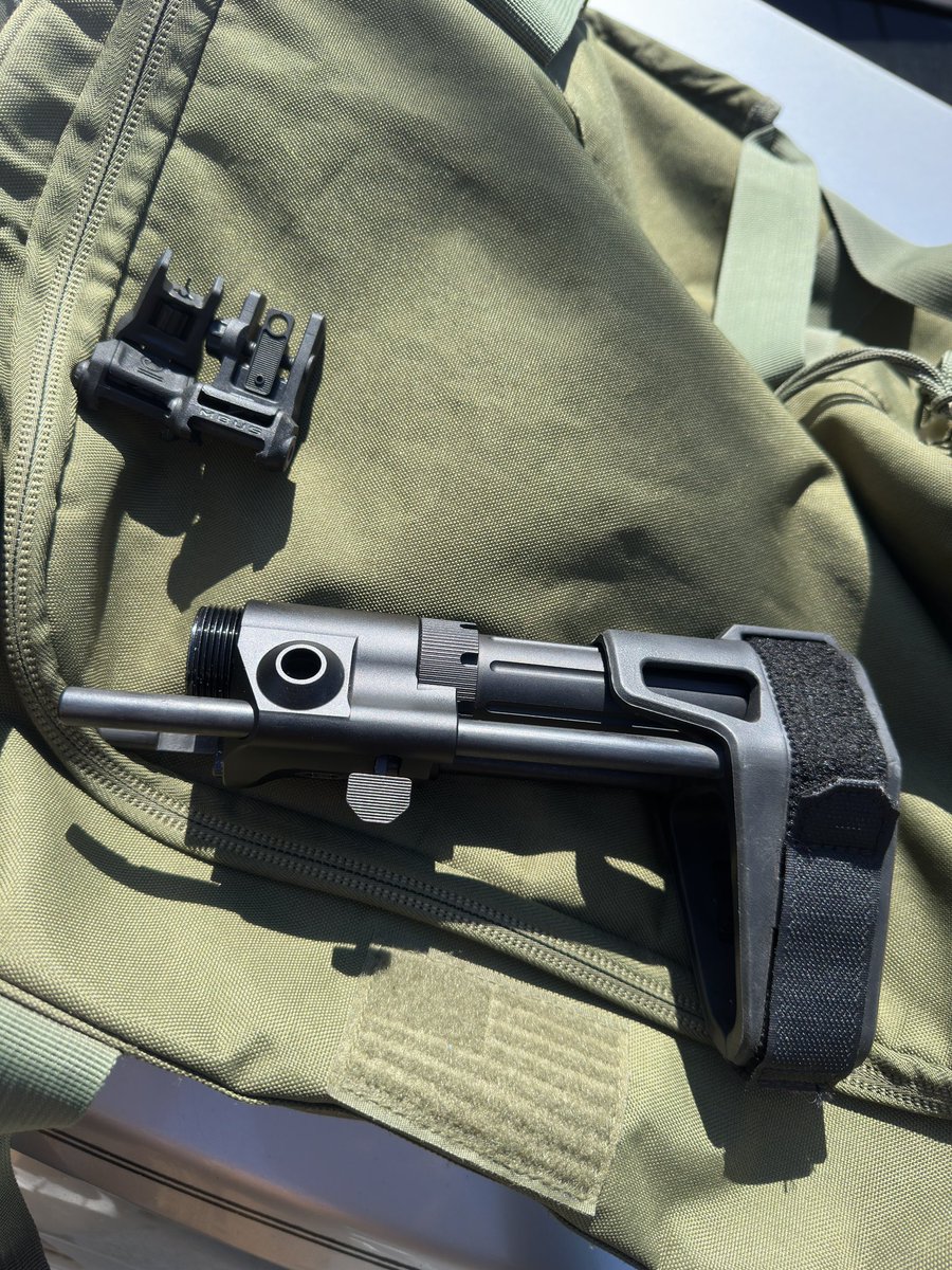 Tacticaljavi999's tweet image. Gen3 Magpul flip ups for my 5.56 ARP &amp;amp; Maxim Defense brace for my 300BLK ARP
#AR #PicsIncoming